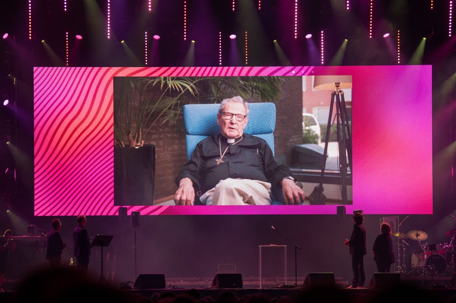 Glow_2024_Gospel_tunnustus_Jan-Erik-Lindqvist_kuva_Markus_Perko_0457_lowres