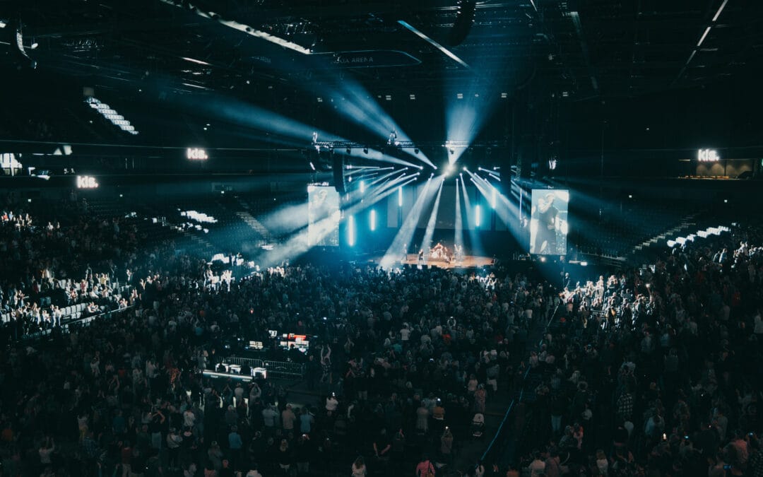 Glow Festival teki sen jälleen – kotimaan merkittävin gospelmusiikin juhla valloitti Nokia Areenan